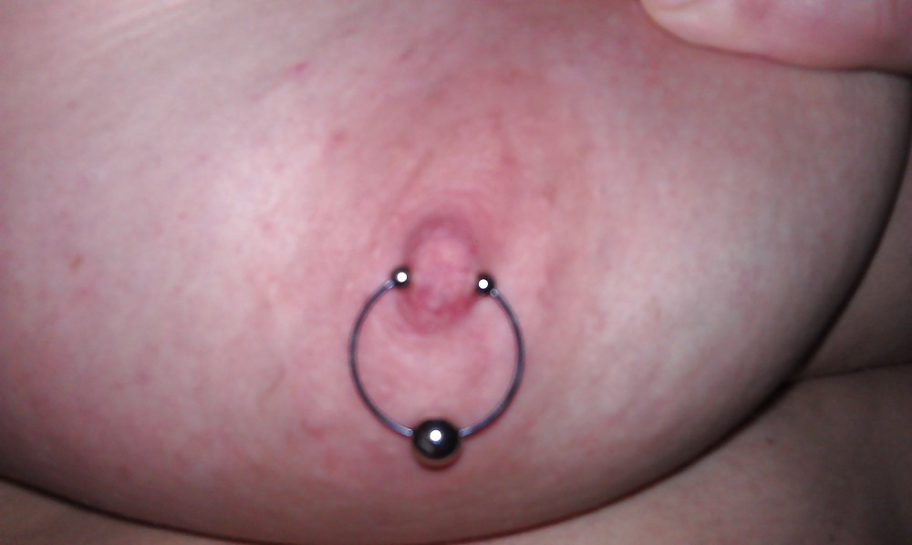 Gf Trägt Ihren Neuen Nippel Schmuck #16465542