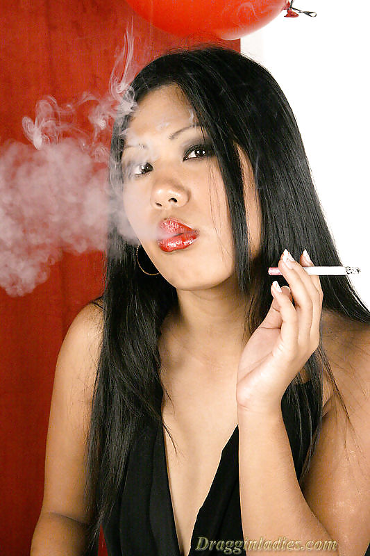Kyanna Lee - Smoking Fetish at Dragginladies  #8347684