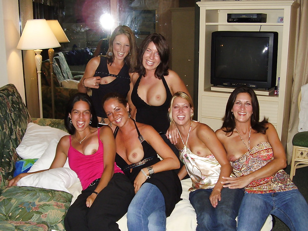 Party girls erotica 4 por twistedworlds
 #13374435