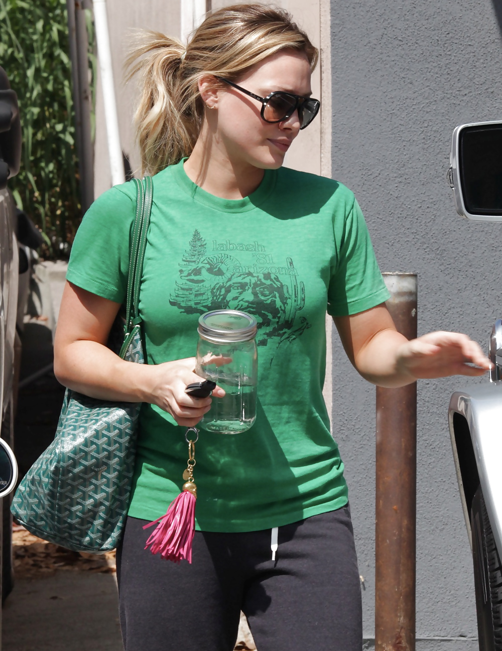 Hilary duff out n about toluca lake
 #5818257