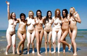 Frauengruppen nackt