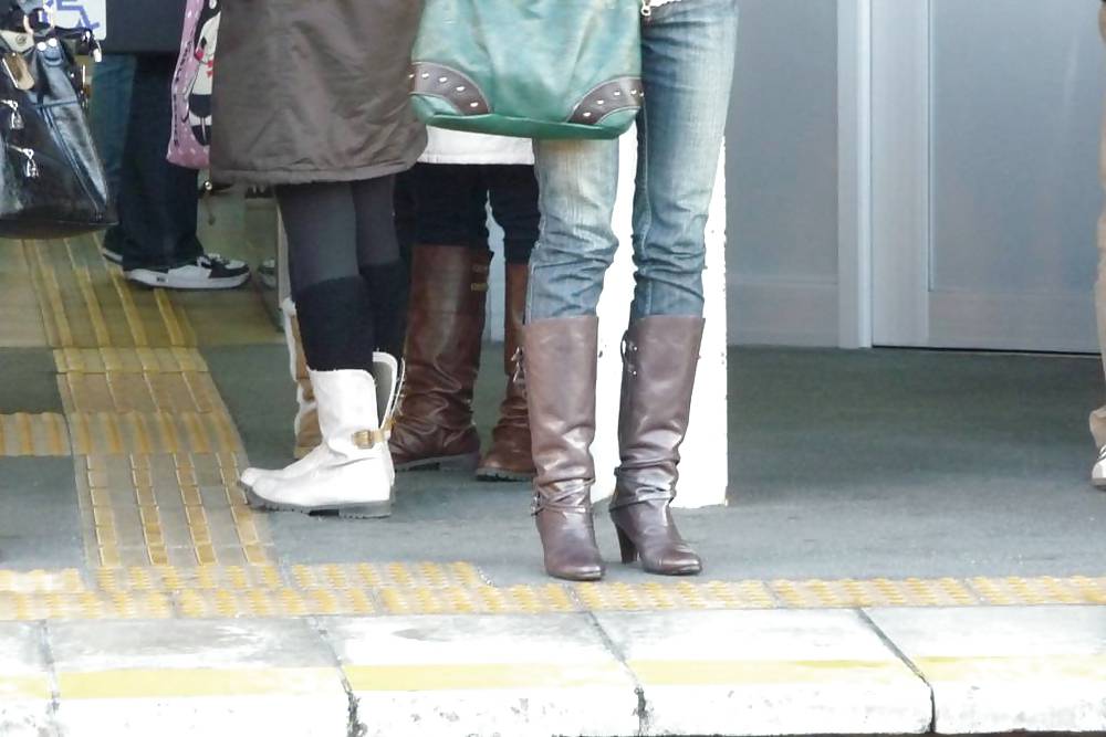 Japanese Candids - Feet on the Street 09 #5281851