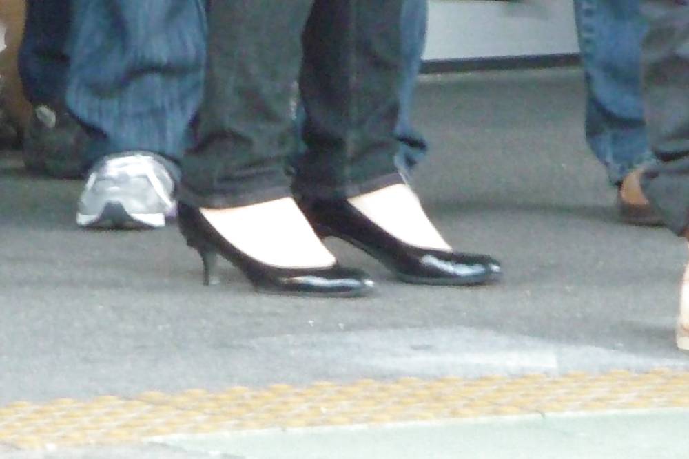 Japanische Candids - Füße Auf Der Straße 09 #5281917