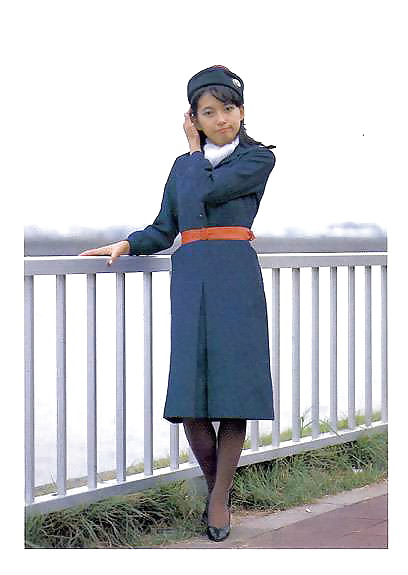 Chica asiática en uniforme desvistiéndose y follando
 #12603921