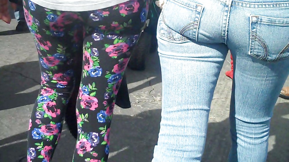 Teen ass & butt in blue jeans up close #8210101