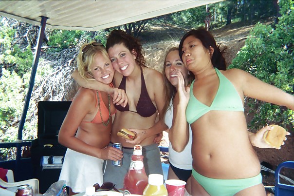Splendide troie del college in bikini
 #6604306