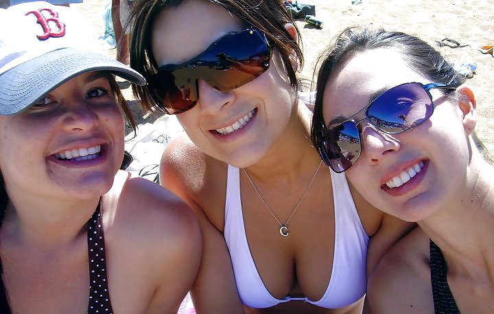 Splendide troie del college in bikini
 #6604514