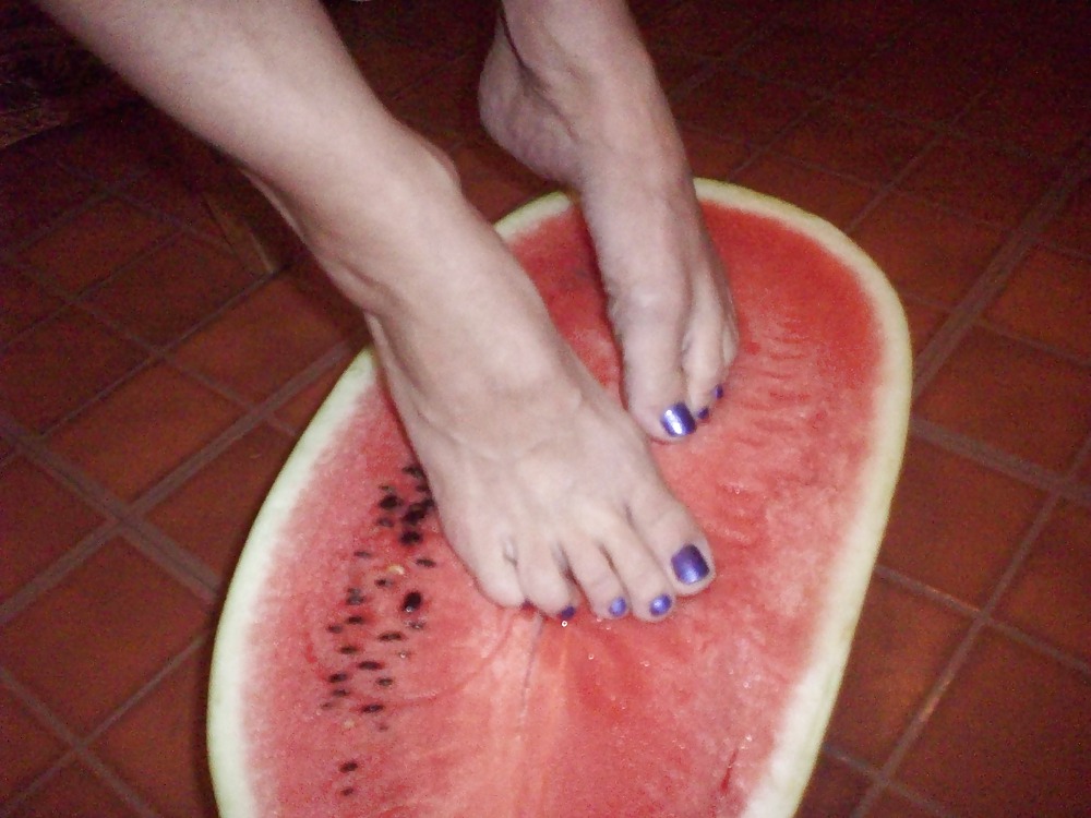 Feet and Food #19076011