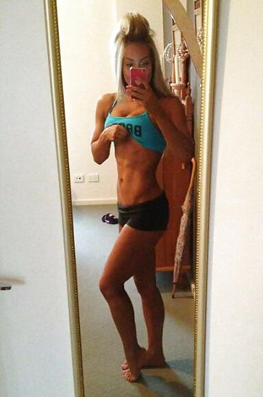 Les Femmes Selfshot De Remise En Forme #19645021