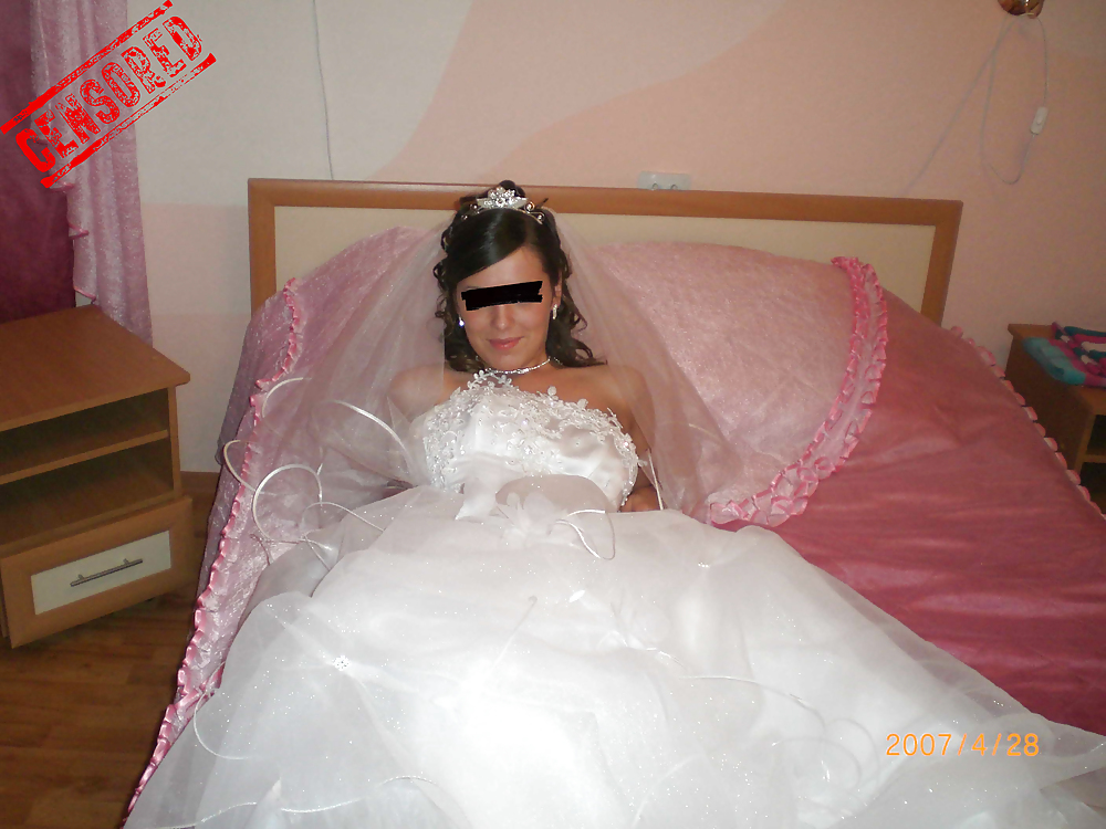 Smutty Horny and Sizzling Brunette Bride - Censored