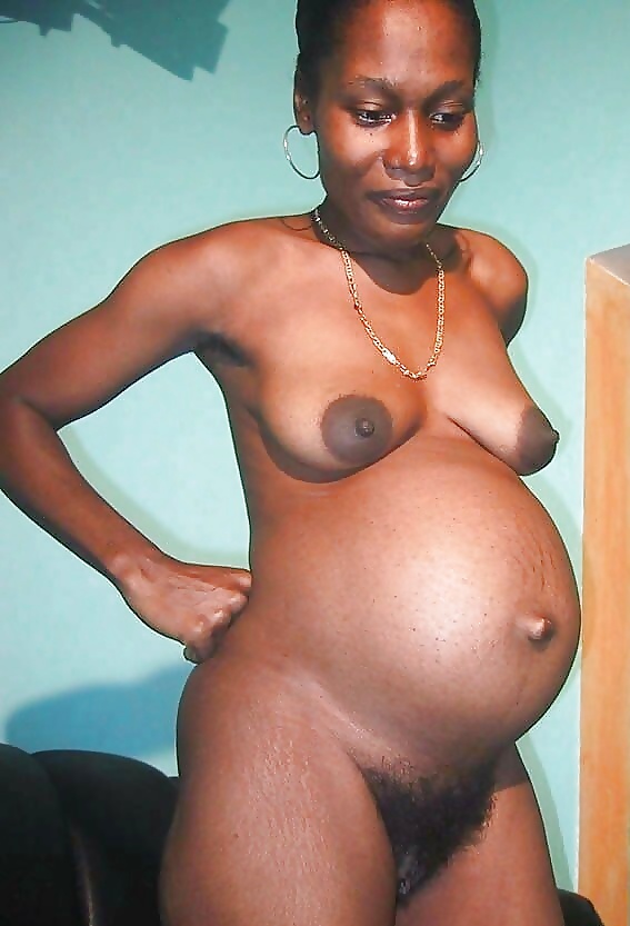 La belleza de ébano y el erotismo de las mujeres negras embarazadas
 #18776928