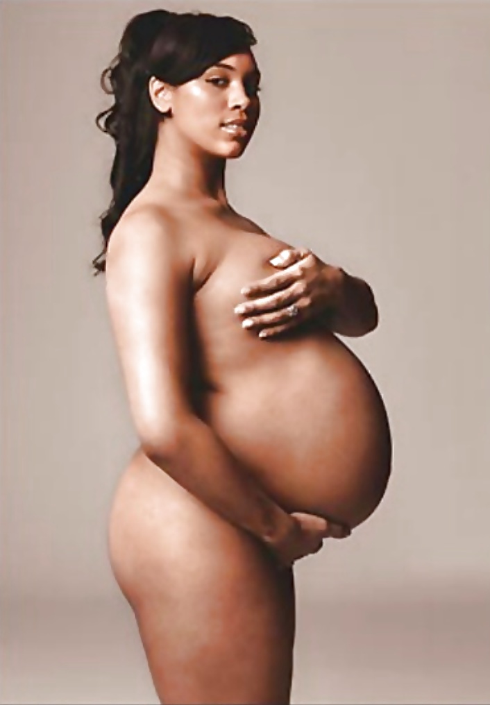 妊娠した黒人女性の黒檀の美しさとエロティシズム
 #18777427