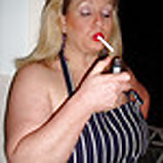 ¡Fumando y cocinando!
 #12496984
