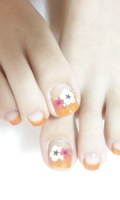 Rumi's toenail collection #19121514