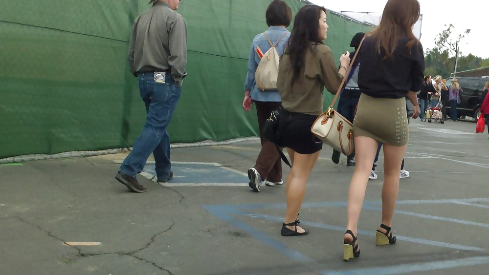 Teen lady in transient tight skirt with good ass & butt #9338360