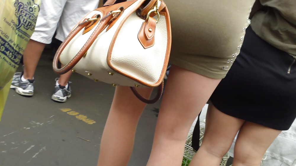Teen girl in short tight skirt with nice ass & butt #9338516