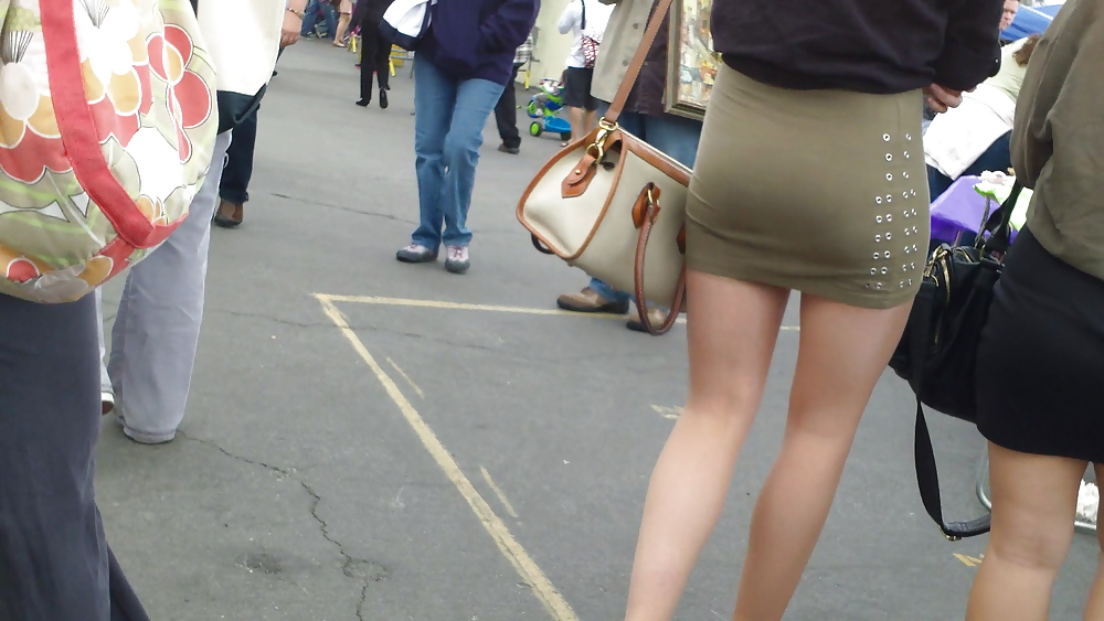 Teen girl in short tight skirt with nice ass & butt #9338545