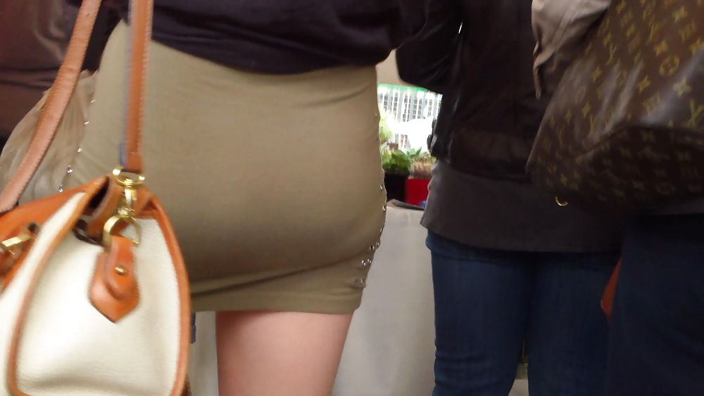 Teen girl in short tight skirt with nice ass & butt #9338685