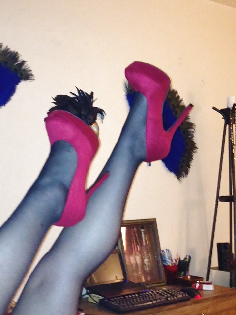 Lorenda In Schwarz Und Rot Oooh Weeee !!! #18849615