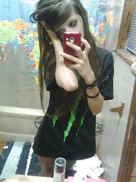 タイニーティーン
 #21364375