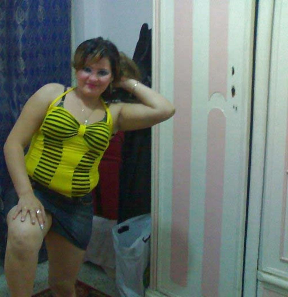 Mujer árabe
 #12730803