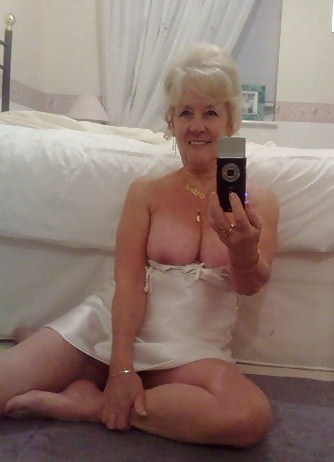 Smoking Hot Women 50yo+ #7120168