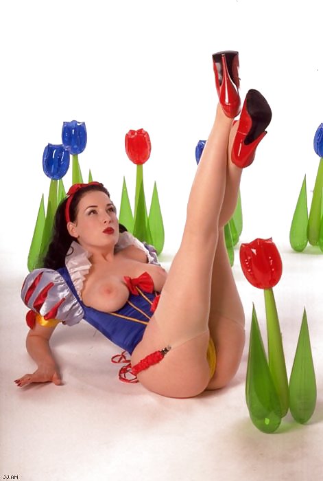 Snow White  #9812419