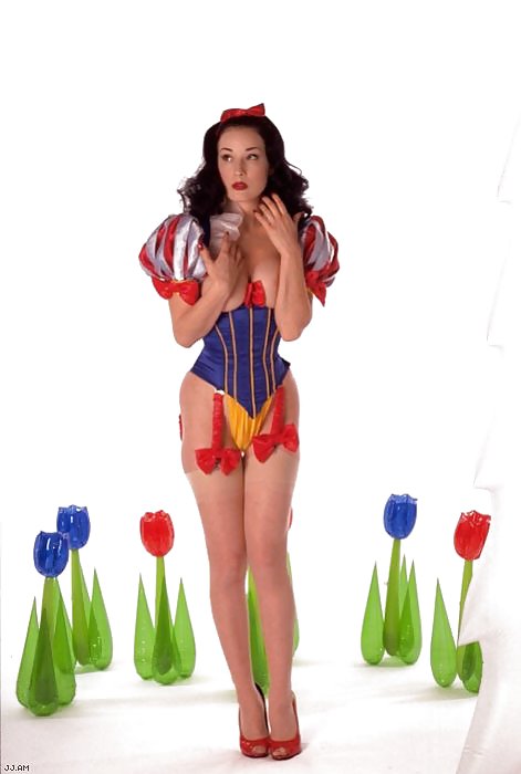 Snow White  #9812437