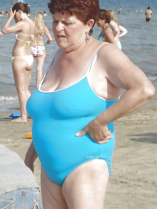 Trajes de baño bikinis sujetadores bbw maduro vestido joven grande enorme - 43
 #10488693