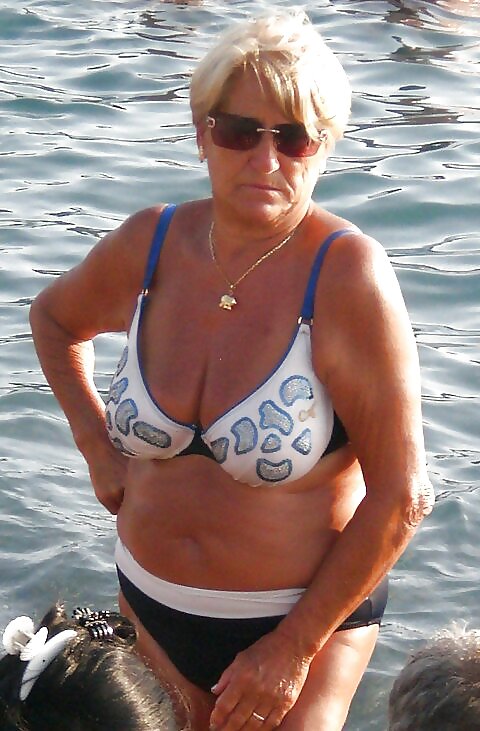 Swimsuits bikinis bras bbw mature dressed teen big huge - 43 #10488714