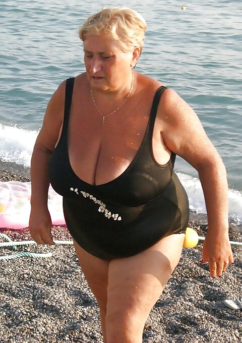 Swimsuits bikinis bras bbw mature dressed teen big huge - 43 #10488723