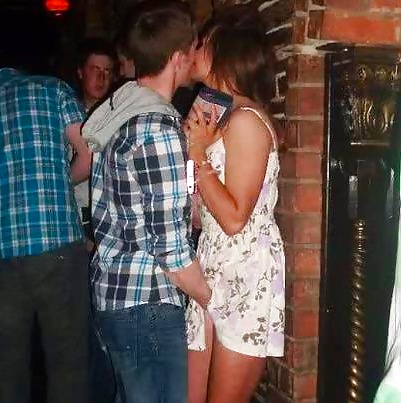 Smashed slutty studenti in pubblico (uk)
 #21038724