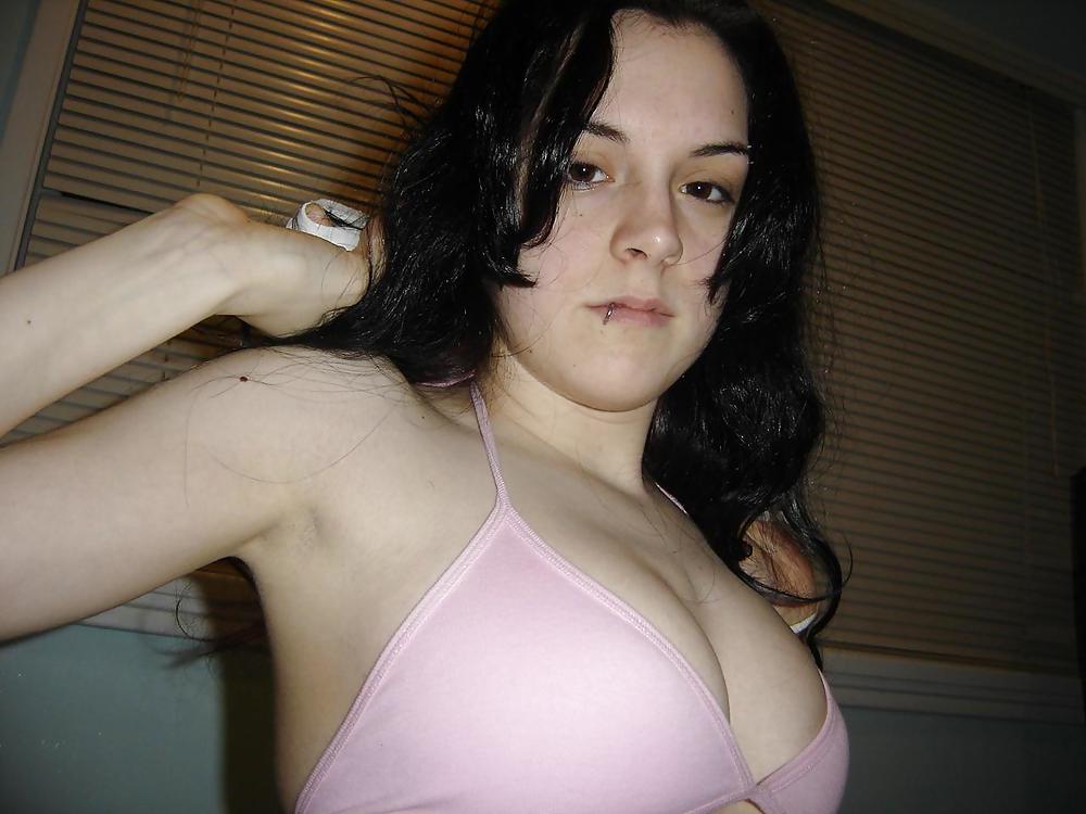 GEILE UND SEXY BRUNETTE #9988431