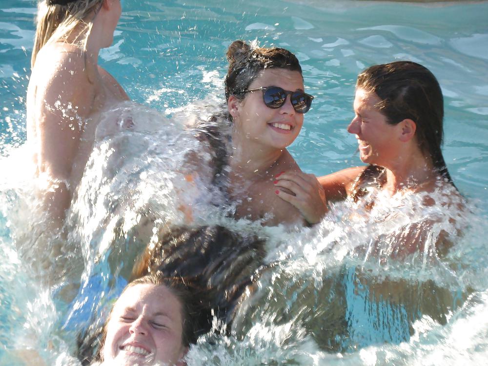 UNSCHULDSBLONDIE AROUND THE WORLD - NIEDERLANDE #9833811