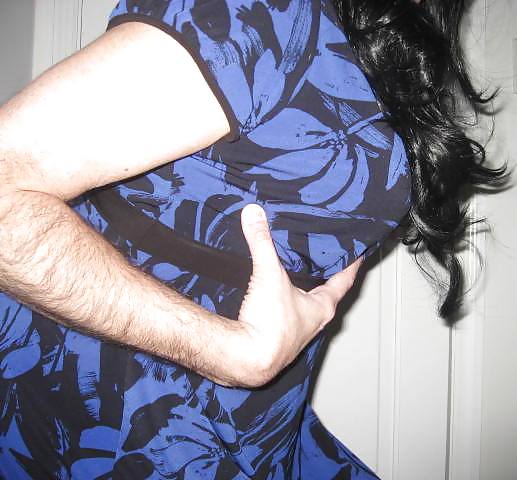 Sissy che si sente sexy nel suo vestito blu
 #7830786