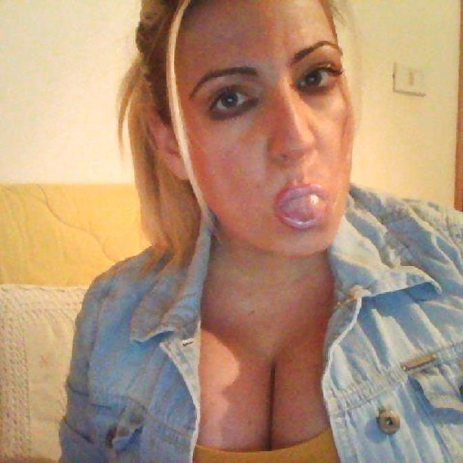 Italiano milf: sandra
 #19096860