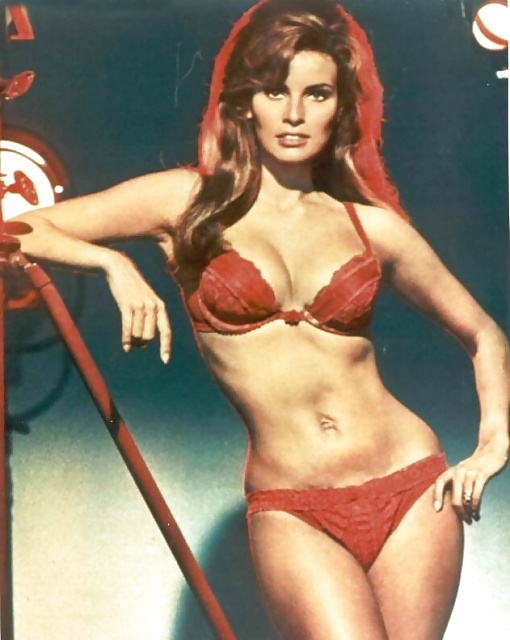 RAQUEL WELCH CLASSIC SEXINESS  #19747752