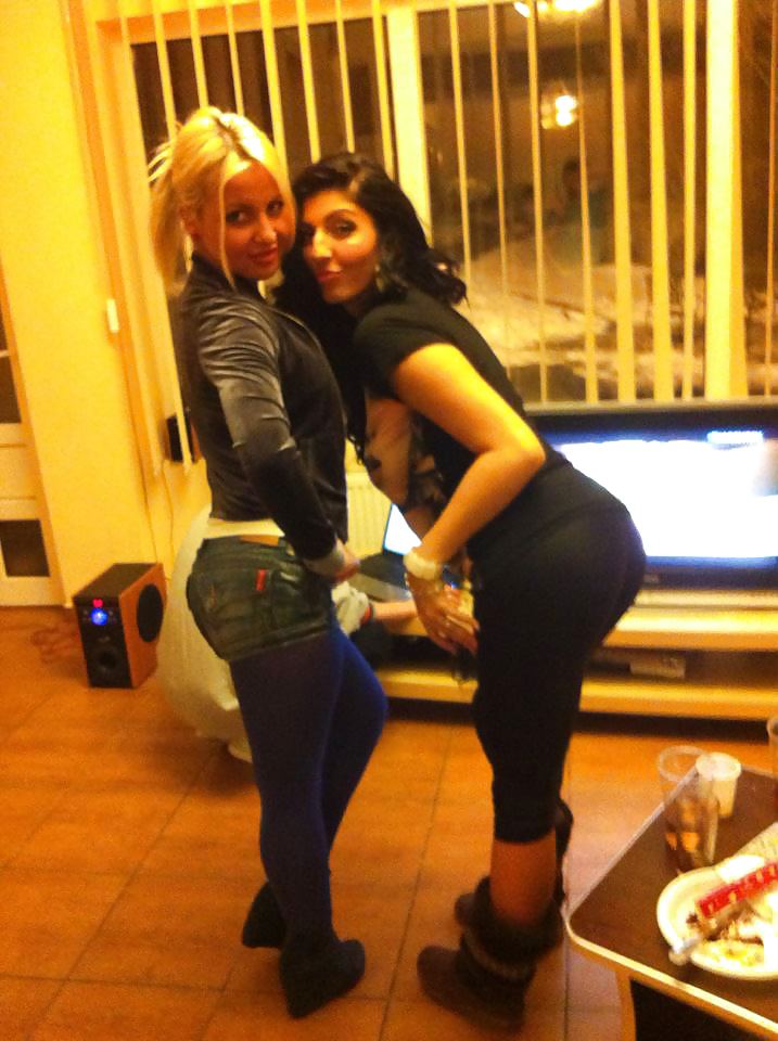 Week end babes
 #8919253