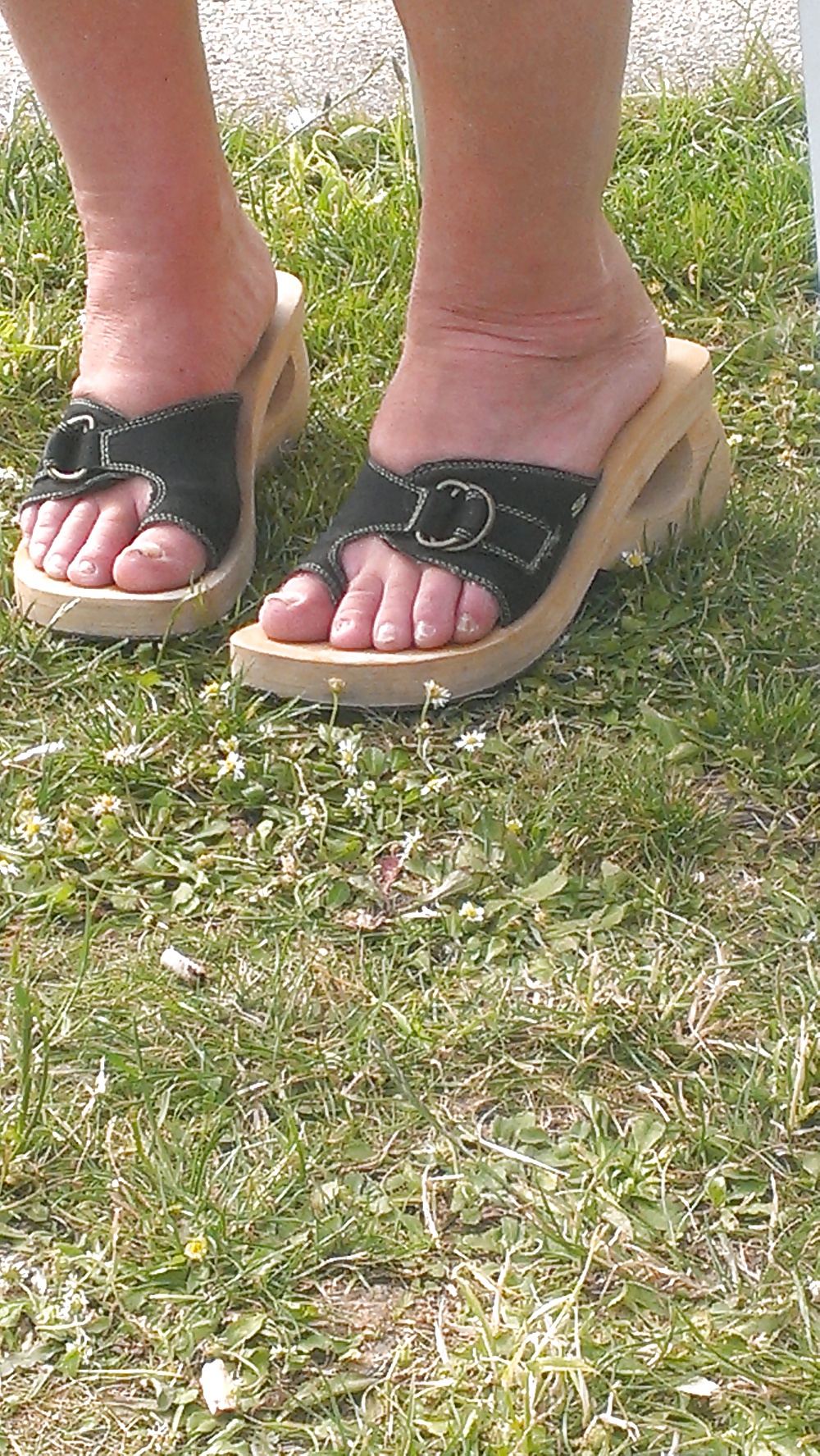 Zapatos cándidos 
 #22499763