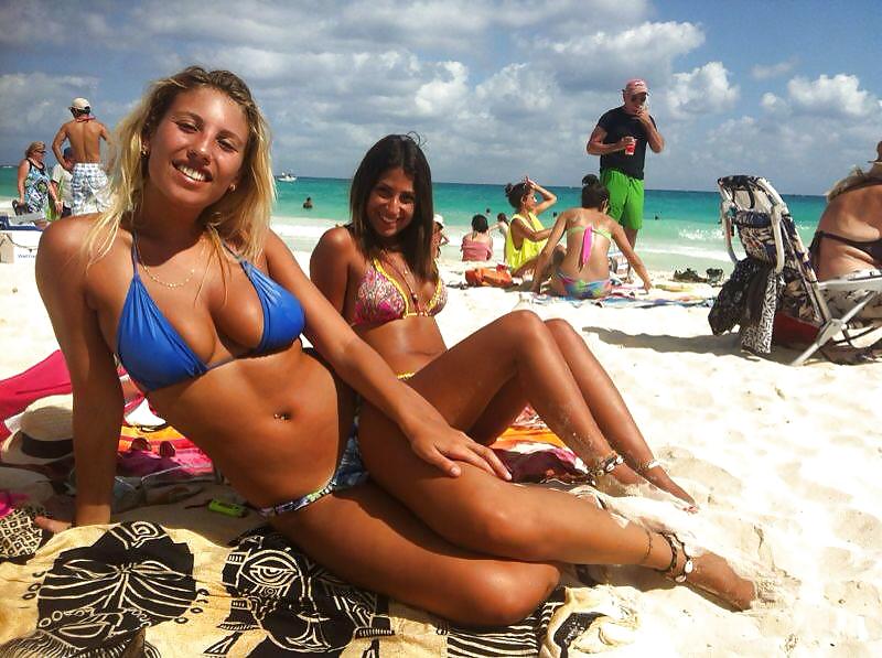 Ragazze israeliane in bikini
 #20738606
