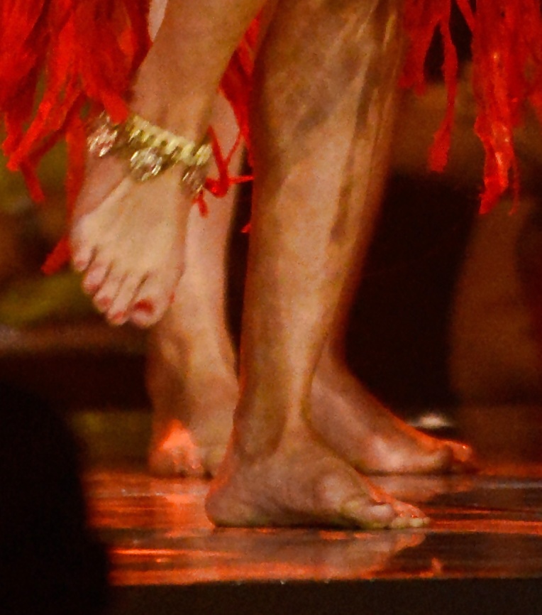 Selena Gomez feet #19050373