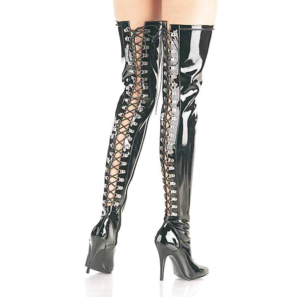 Putas con botas 2
 #15106950