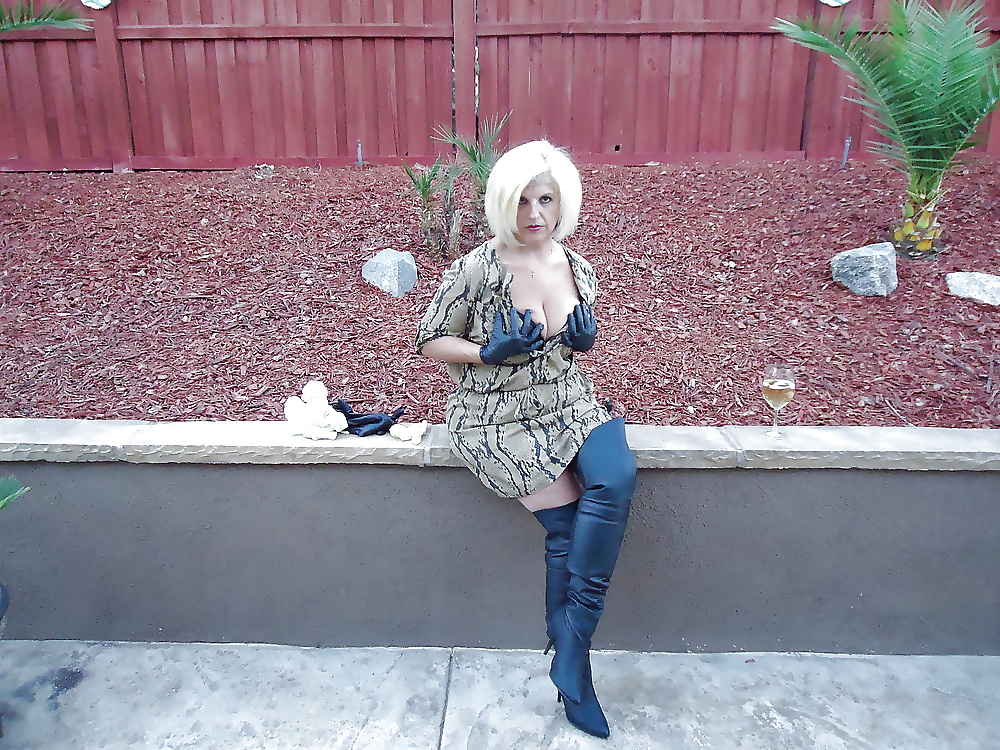 Putas con botas 2
 #15107151