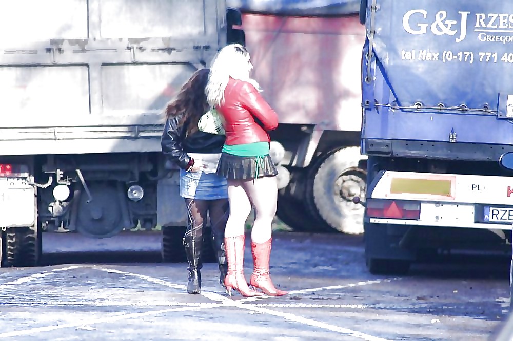 Putas con botas 2
 #15107174