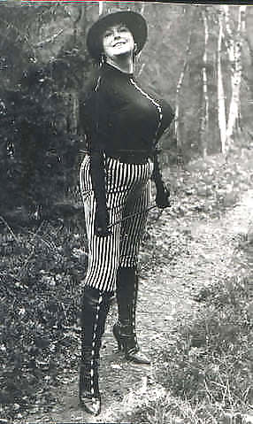 Putas con botas 2
 #15107245