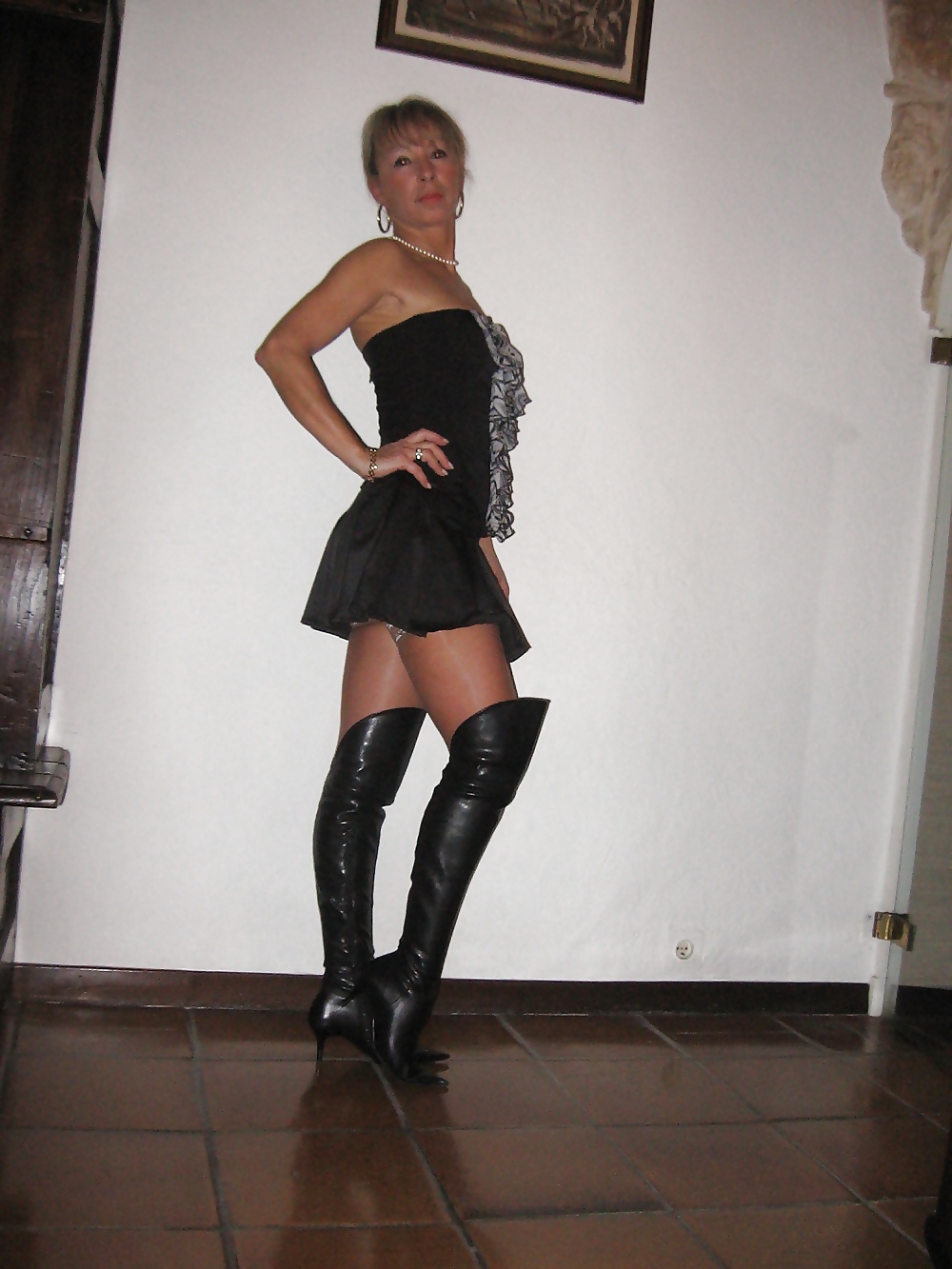 Putas con botas 2
 #15107406