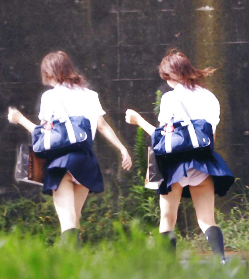 Amo le ragazze giapponesi con la gonna alta
 #9308169
