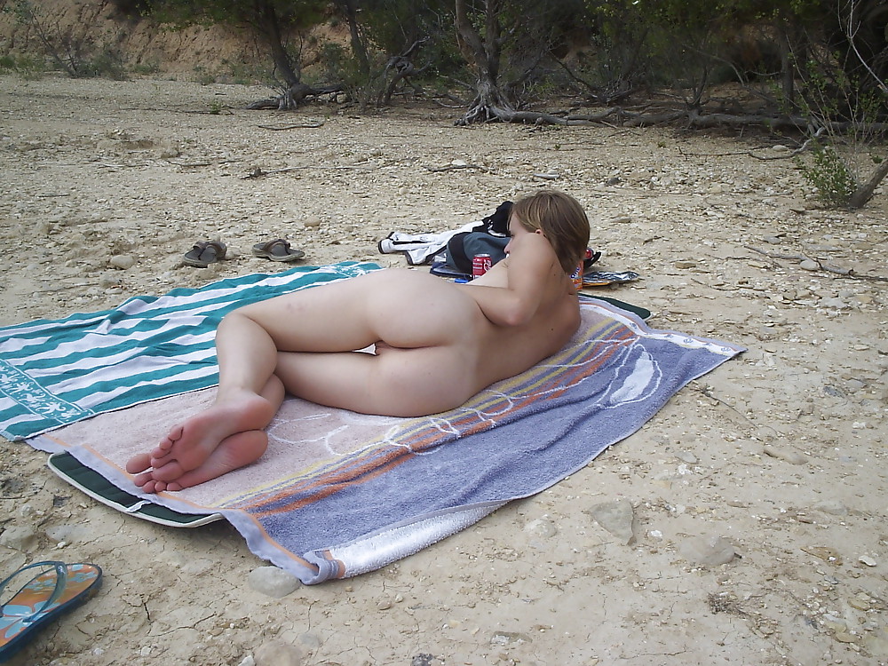 裸のビーチガール
 #18559144
