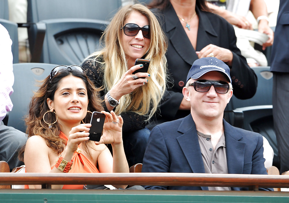 Salma Hayek watching the French Open in Paris #5135215