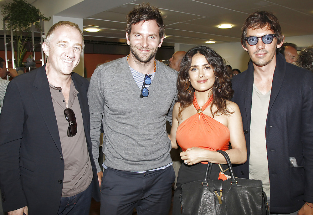 Salma Hayek watching the French Open in Paris #5135275